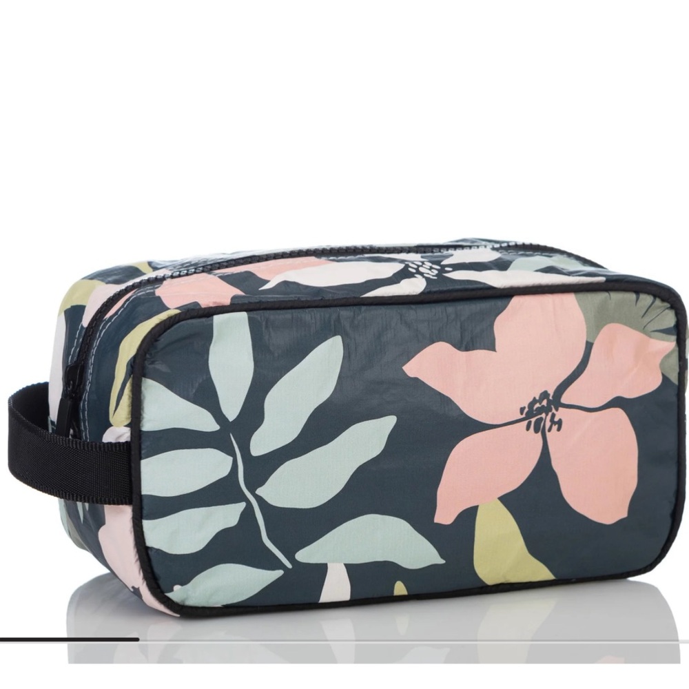 Aloha Collection Dopp Kit - Flora